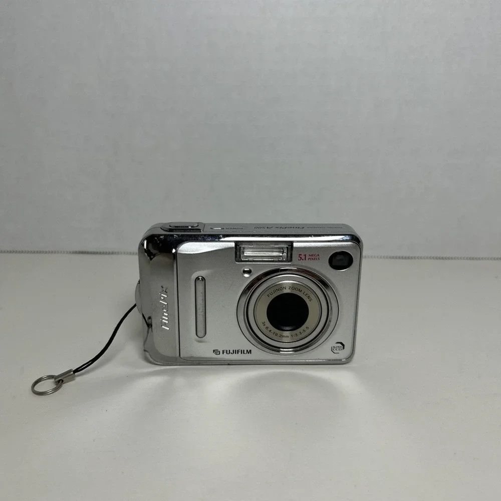 Fujifilm‎ FinePix A500 Digital Camera 5.1MP Tested Working w/ Case Read Desc